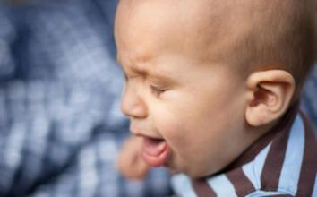 婴儿脸上的湿疹怎么治疗好得快,婴儿湿疹和热疹的区别和治疗方法