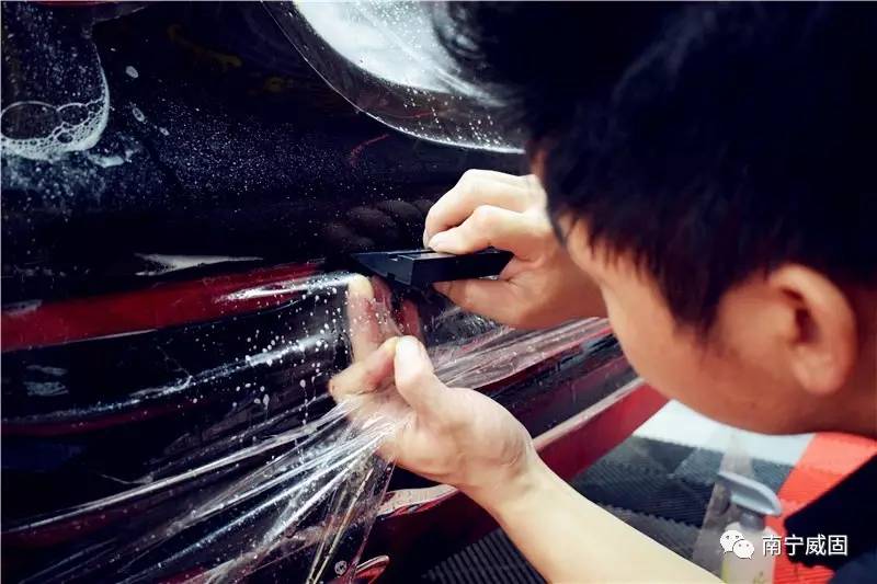 奔驰e300l新车贴膜,奔驰e300l贴太阳膜关注什么