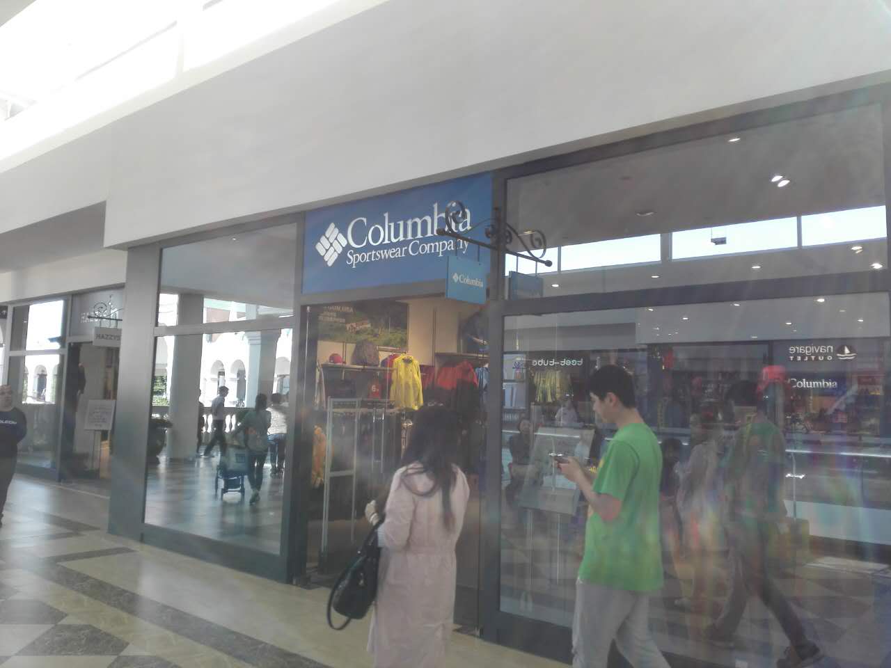 你还在找人名品代购？out了，隐藏在浦东乡村中的购物天堂