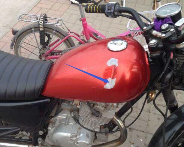 摩托车油箱凹进去了在家怎么修复,汽车油箱口变形了怎么修复