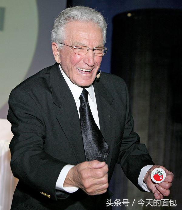 “推销大师”乔吉拉德的成功秘诀竟如此简单，大开眼界！