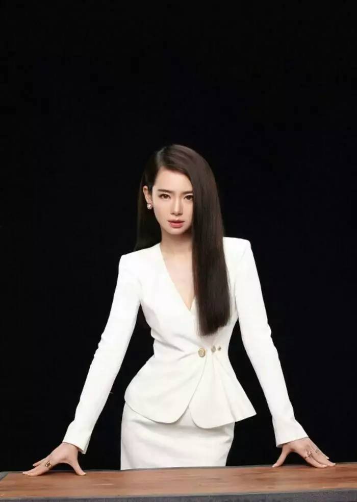 妆容必备款之晚宴妆面试妆