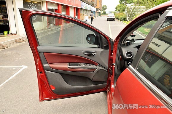 开启隐身模式无痕改装样板工程菲亚特博悦升级海螺音响