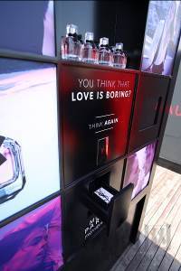 亚洲首场YSLBEAUTYCLUB登陆上海——YSL圣罗兰美妆酷炫开启游轮快闪店