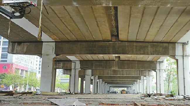 市中区俩月拆出141个“足球场”大批街头绿景和便民场地开始显现