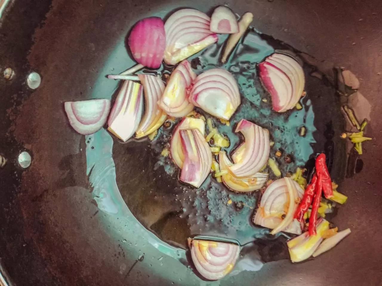 炒菜地上溅油怎么办,炒菜怎么防止油溅