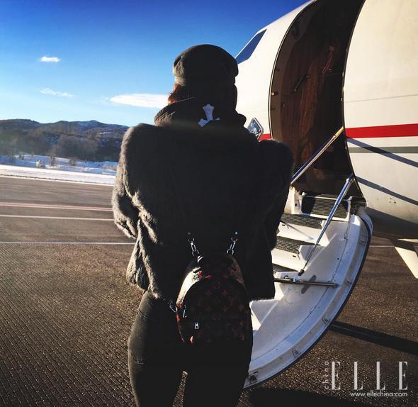 你爱在朋友圈晒包包和自拍，原来女明星也爱干这个，还更牛！