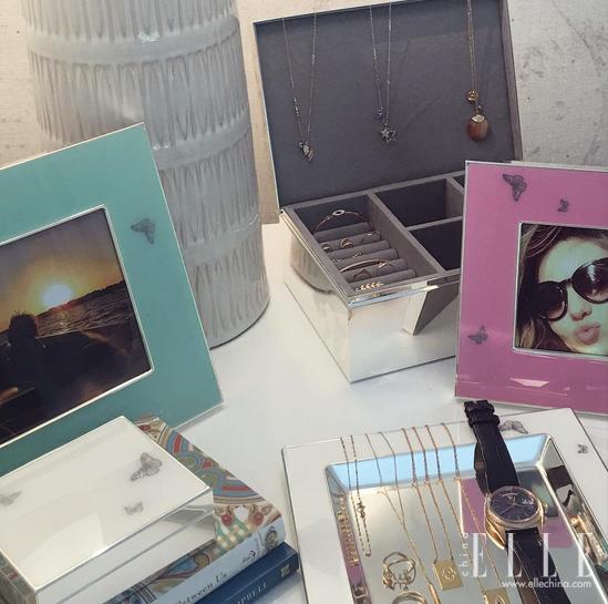 你爱在朋友圈晒包包和自拍，原来女明星也爱干这个，还更牛！