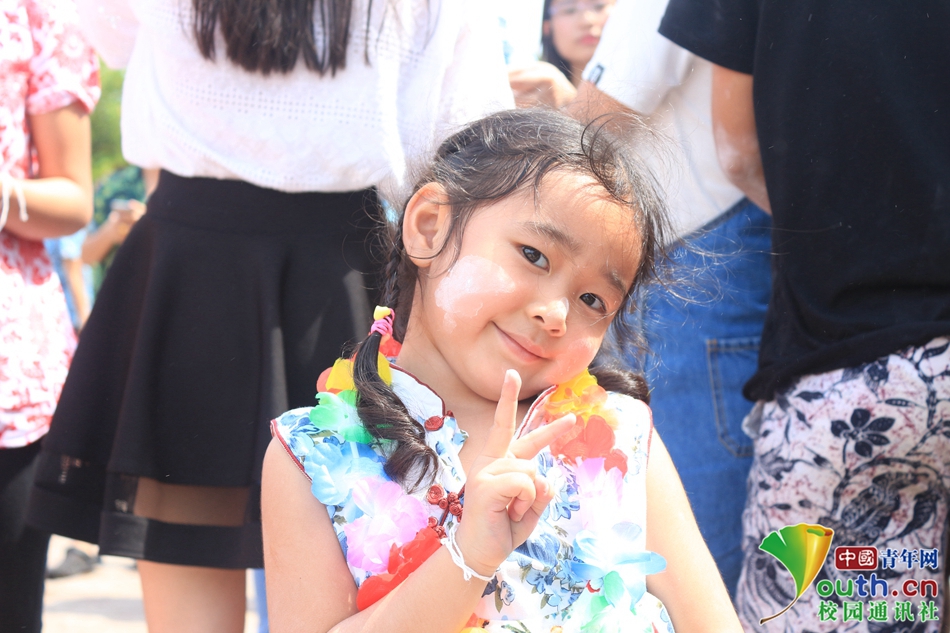 山大泰国留学生泼水节,沉浸式体验泰国的泼水节