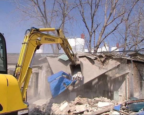 市中区俩月拆出141个“足球场”大批街头绿景和便民场地开始显现