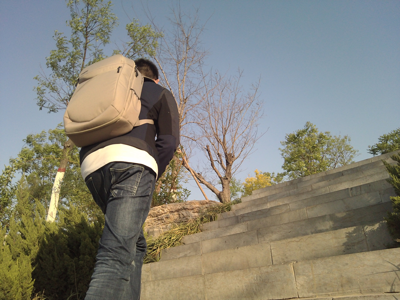 探路者户外正品轻薄双肩轻便背包,探路者斜背包