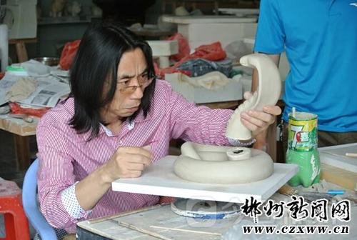 土吗？美呵！工艺美术大师何录文谈土陶