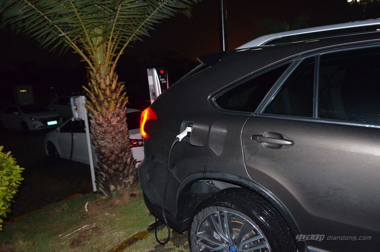 唐100加速测试,比亚迪唐100跑高速