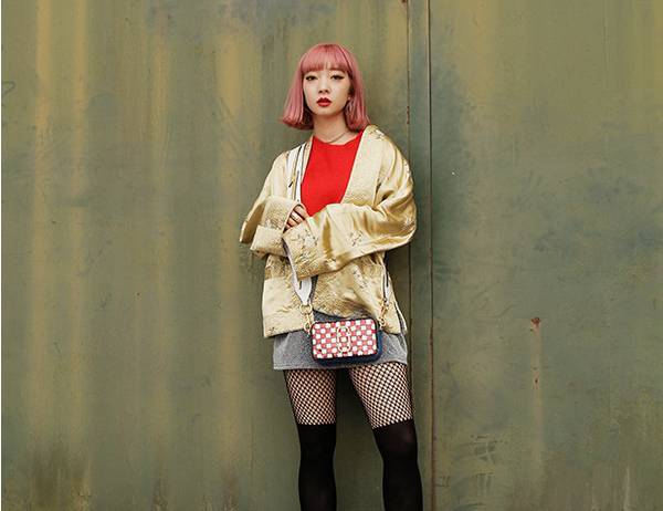 时髦又轻盈特别适合夏天的包包,告别土气包包