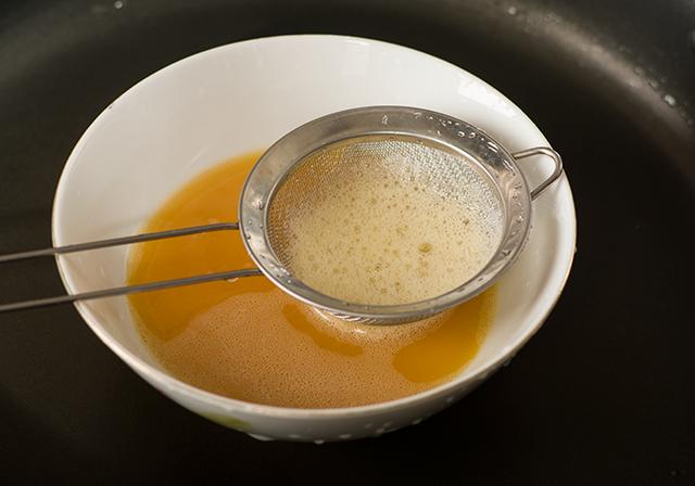 西红柿炒鸡蛋盖饭酸甜,怎么做西红柿炒鸡蛋不酸