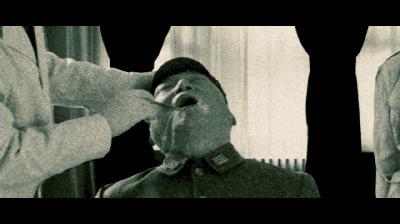 直接显现极度变态的女体虐待，这么重口的电影居然也能过审