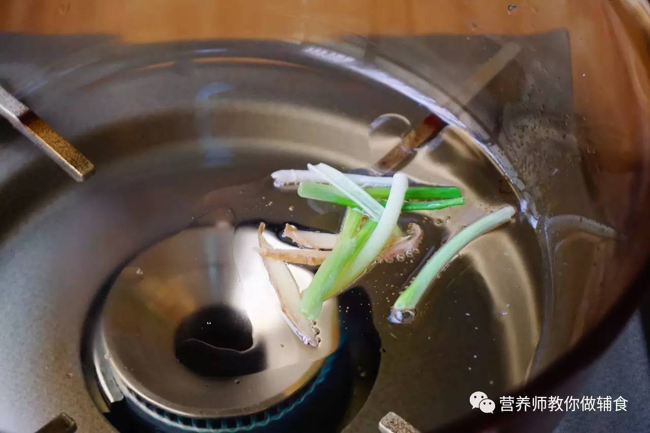 宝宝感冒咳嗽期间适合吃哪些辅食,宝宝生病没食欲做什么辅食