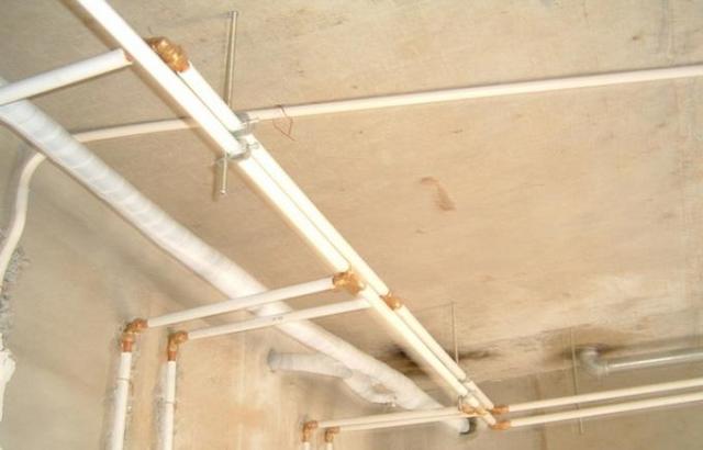 梅雨季节如何防止墙面潮湿,应对梅雨季节的妙招