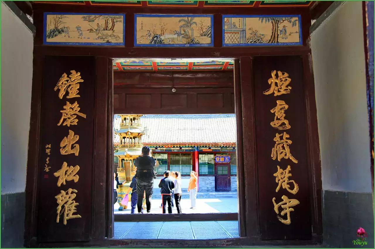 五台山文殊菩萨铜像在哪个寺庙,山西省五台山文殊菩萨寺庙