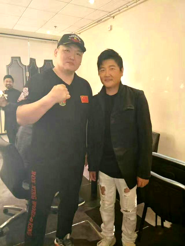张君龙对战美国拳王,张君龙对战乔丹