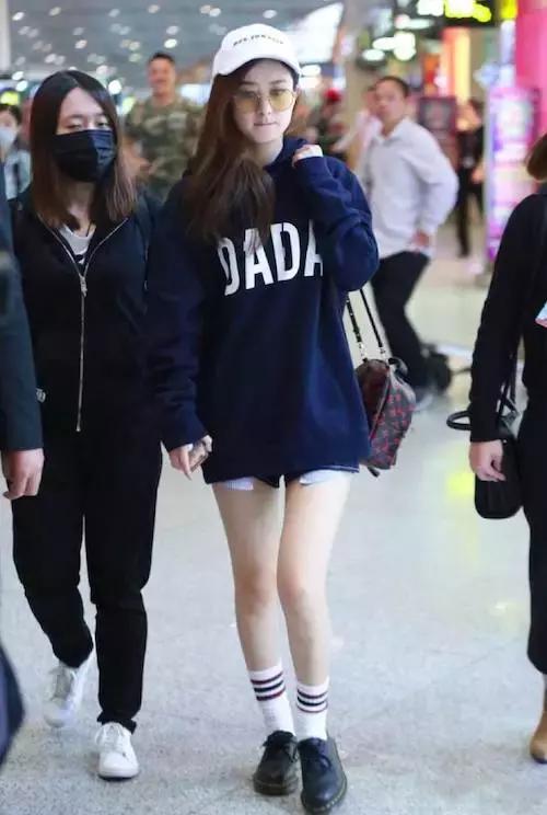 杨幂赵丽颖关晓彤,赵丽颖关晓彤同穿黑色礼服