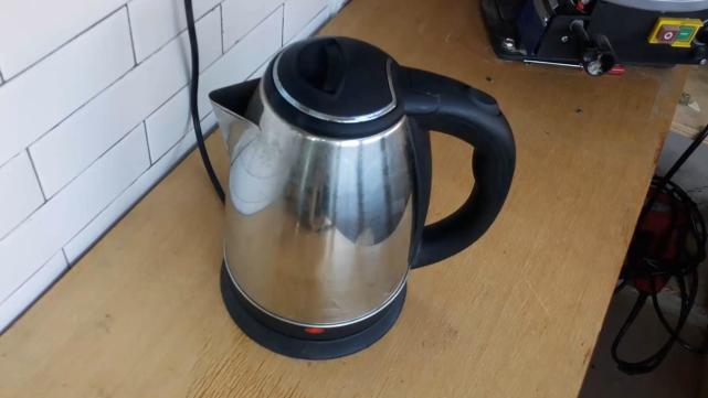 家里的热水壶烧坏了怎么修,家里热水壶坏了