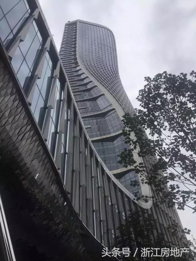 钱江新城的“红酒瓶”开了，可以天天cheers