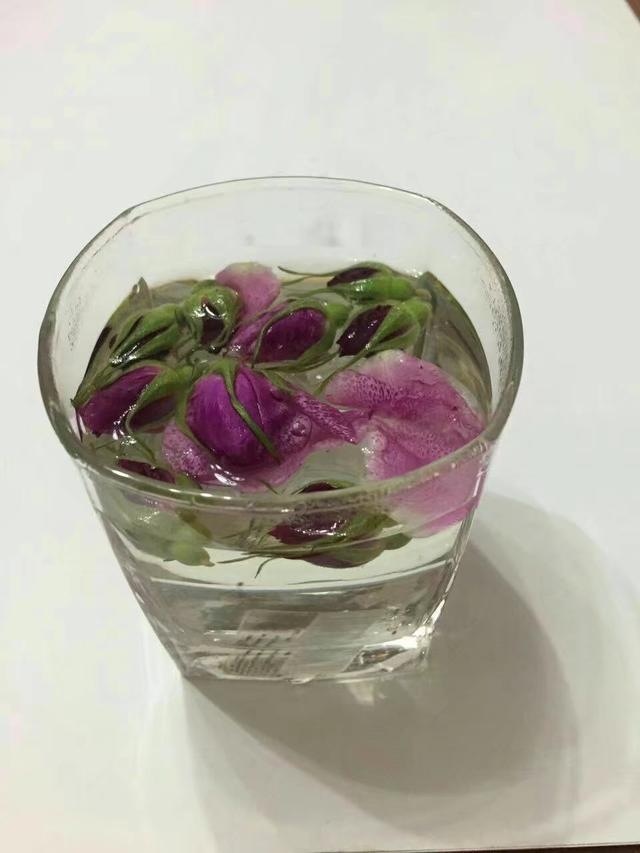 「名家专栏」李玉梅：九朵玫瑰