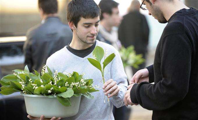 法国0距离｜深谷幽兰：一个属于花朵的法国五一节