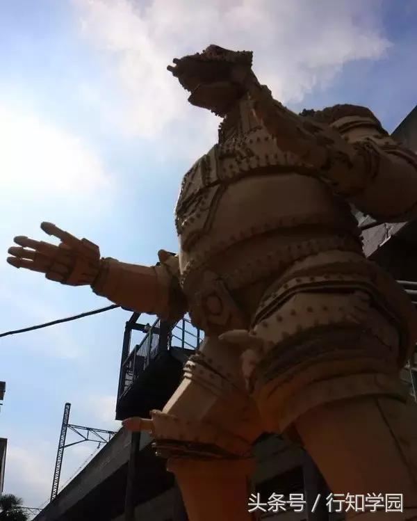 看了这个日本妹子爆改的快递盒，发现这些年的快递都白拆了！