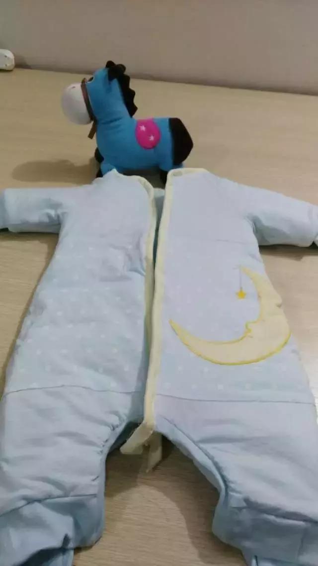 自己动手给宝宝做防踢睡袋,宝宝什么时候可以用分腿睡袋