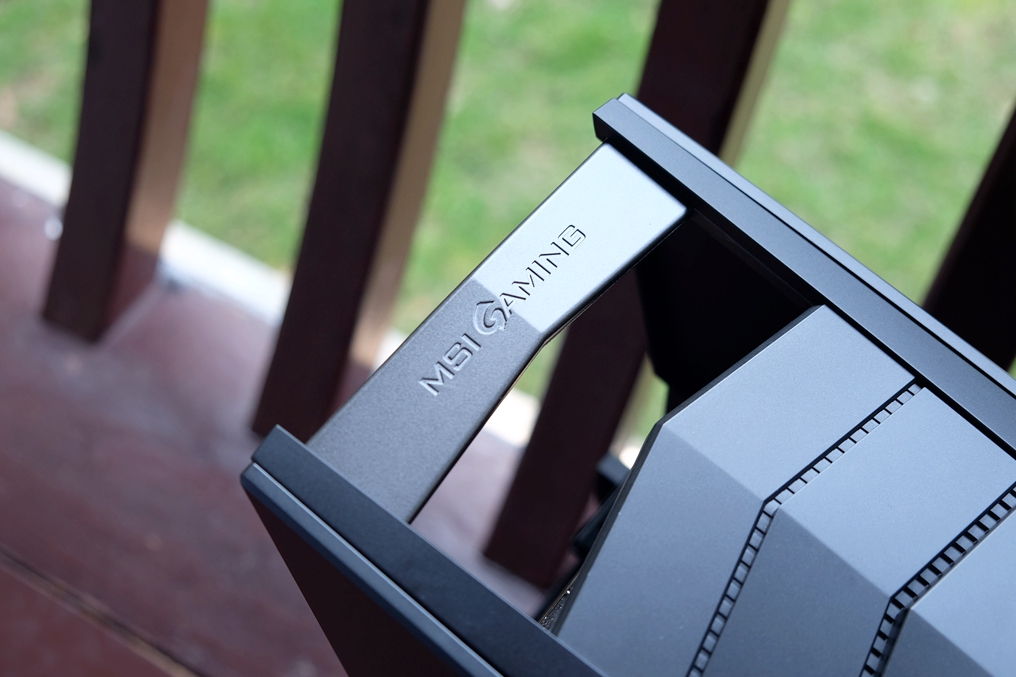 是谁？重头定义电竞主机，全面实测：宙斯盾3/Aegis3