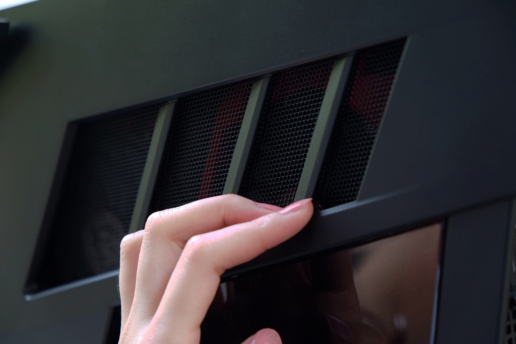 是谁？重头定义电竞主机，全面实测：宙斯盾3/Aegis3