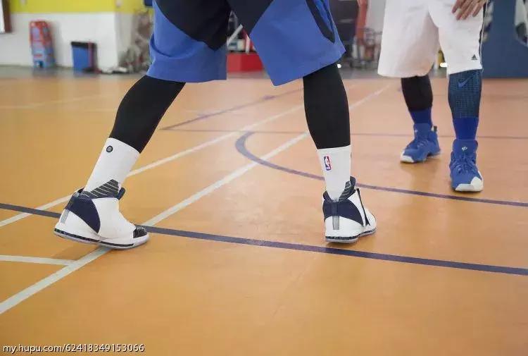 airjordan白红蓝的一款鞋,airjordan16上脚