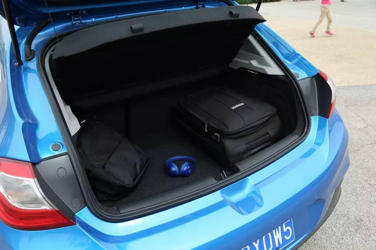 国外科鲁兹两厢掀背版试驾,二手科鲁兹两厢掀背最新用车感受