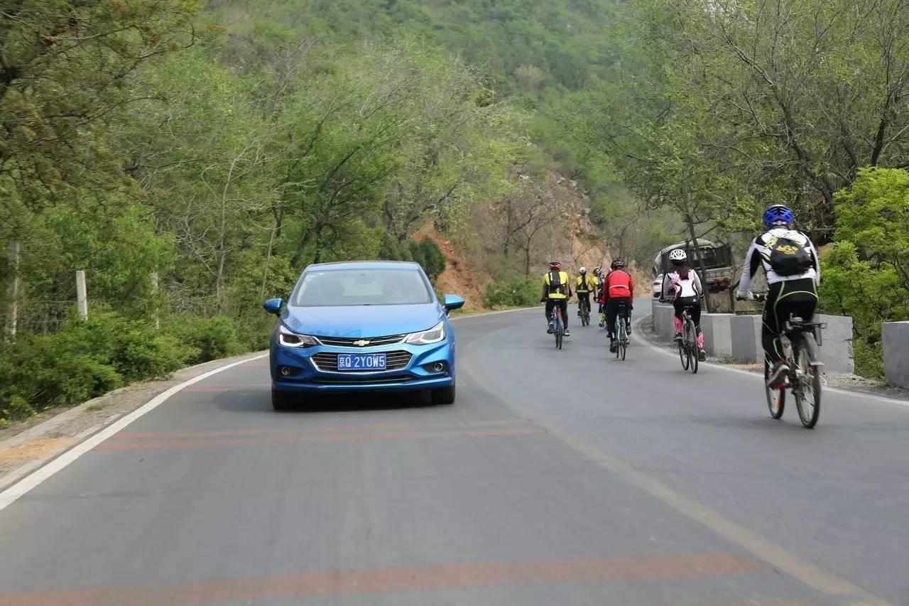 国外科鲁兹两厢掀背版试驾,二手科鲁兹两厢掀背最新用车感受