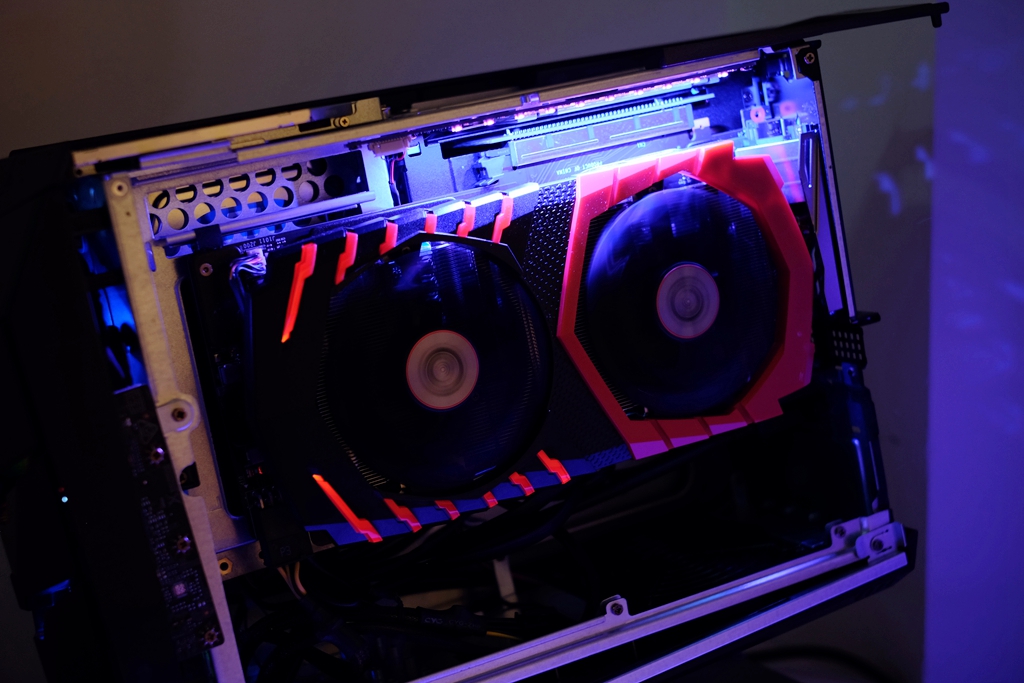 是谁？重头定义电竞主机，全面实测：宙斯盾3/Aegis3