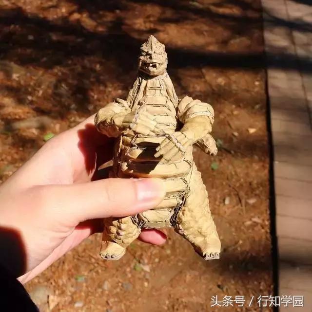 看了这个日本妹子爆改的快递盒，发现这些年的快递都白拆了！