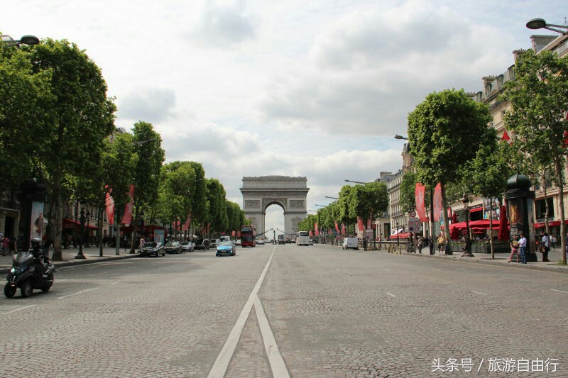 法国巴黎的著名景点和风土人情 (法国巴黎有哪些著名的旅游景点)