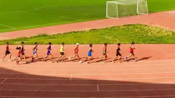 重马国内冠军刘英才：跃居“中国业余一哥”的兰州高中生