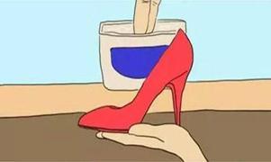 鞋子磨脚有个血泡怎么办,鞋子有脚臭味怎么清洗