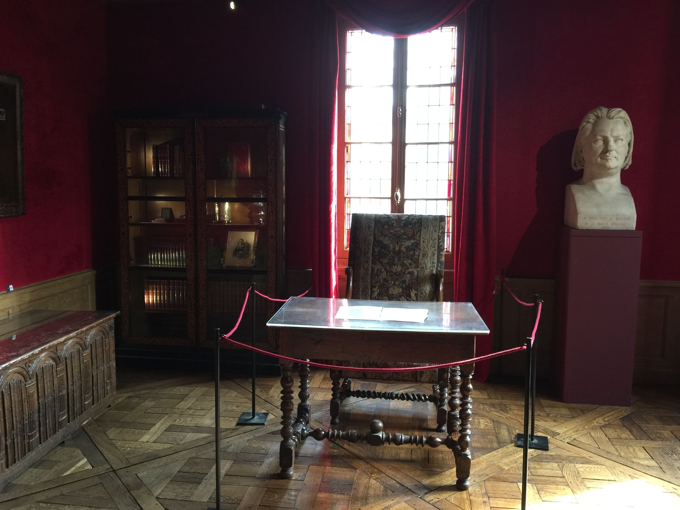 巴尔扎克的黄玫瑰正在热烈开放