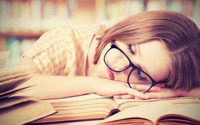 傍晚跑步可以治疗失眠吗,失眠最好晚上几点钟跑步