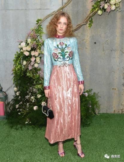 连NewGucci都出香水了，看来手是保不住了……