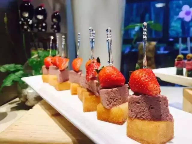 南粤动态｜东莞的亲们，周末陪母亲去樟木头三正半山酒店过节吧！