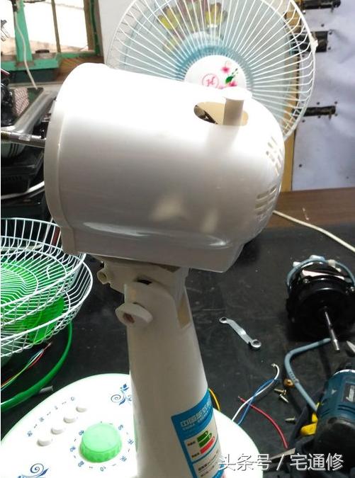 小台扇通电不转怎么办,台扇通电后不能转动的维修