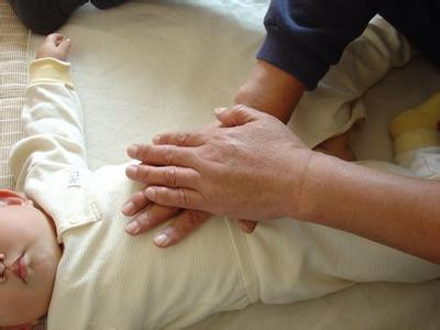 小孩肚子里有蛔虫主要表现在哪里,小儿肚子有蛔虫会比较瘦小吗