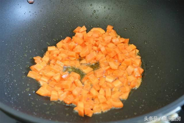 点了份烤全羊没吃完，打包回家配上剩米饭再加工一下，味道好极了