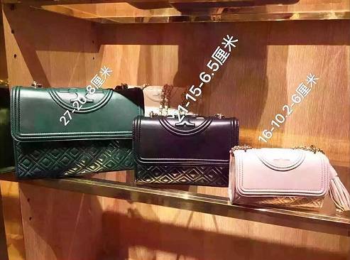 时髦又轻盈特别适合夏天的包包,告别土气包包