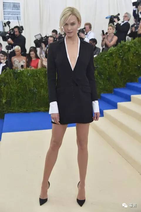 韩寒画韩红什么意思,韩寒韩红画画